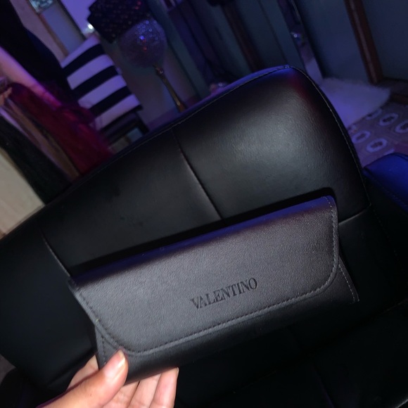 VALENTINO VA4063 Sunglasses - Picture 4 of 7